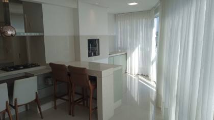 LINDO APARTAMENTO, FINAMENTE MOBILIADO À 137M DA PRAIA EM ITAPEMA SC!