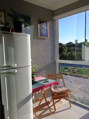 APARTAMENTO AMPLO COM SACADA E CHURRASQUEIRA PRÓXIMO DA PRAIA!