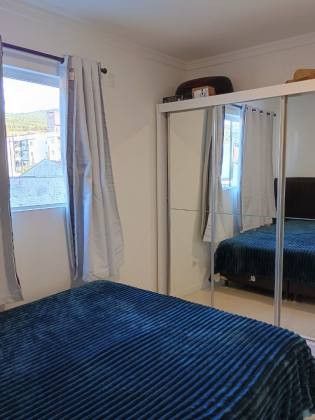 APARTAMENTO AMPLO COM SACADA E CHURRASQUEIRA PRÓXIMO DA PRAIA!