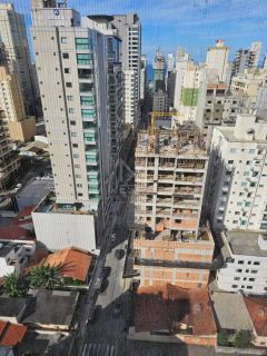 APARTAMENTO EM ÓTIMA LOCALIZAÇÃO NA MEIA PRAIA, ITAPEMA/SC!
