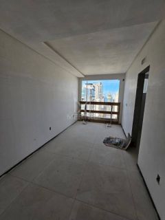 APARTAMENTO EM ÓTIMA LOCALIZAÇÃO NA MEIA PRAIA, ITAPEMA/SC!