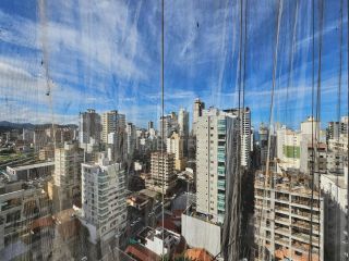APARTAMENTO EM ÓTIMA LOCALIZAÇÃO NA MEIA PRAIA, ITAPEMA/SC!