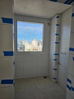 APARTAMENTO EM ÓTIMA LOCALIZAÇÃO NA MEIA PRAIA, ITAPEMA/SC!