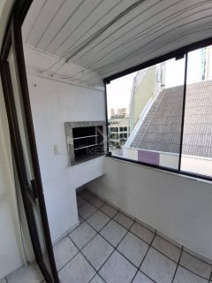 LOCAÇÃO ANUAL COM 02 DORMITÓRIOS NO ED. JOSIANE NA MEIA PRAIA