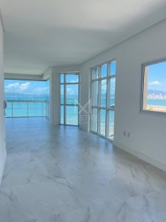 APARTAMENTO COM 03 SUÍTES PÉ NA  AREIA LOCALIZADO NO CENTROO DE ITAPEMA-SC