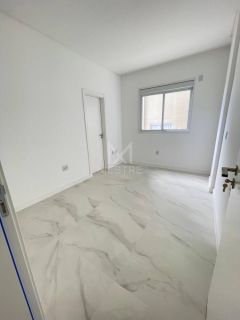 APARTAMENTO COM 03 SUÍTES PÉ NA  AREIA LOCALIZADO NO CENTROO DE ITAPEMA-SC
