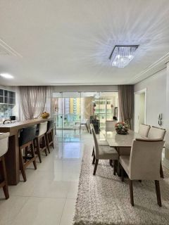 APARTAMENTO COM 03 SUÍTES NO ED. MONTEBLANC LOCALIZADO NA MEIA PRAIA