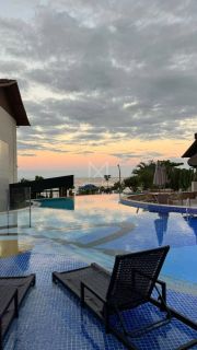 APARTAMENTO VISTA MAR COM 04 SUÍTES NO ED. OCEAN TOWER LOCALIZADO NA MEIA PRAIA