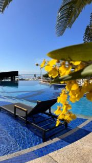 APARTAMENTO VISTA MAR COM 04 SUÍTES NO ED. OCEAN TOWER LOCALIZADO NA MEIA PRAIA