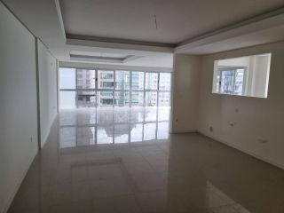 APARTAMENTO VISTA MAR COM 04 SUÍTES NO ED. OCEAN TOWER LOCALIZADO NA MEIA PRAIA