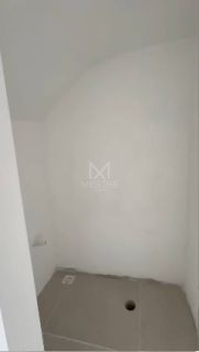 SOBRADO DE 3 DORMITÓRIOS À VENDA NA VILA NOVA, PORTO BELO SC!