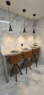 APARTAMENTO  MOBILIADO COM 03 DORM. NO ED. RIO NEGRO NA MEIA PRAIA