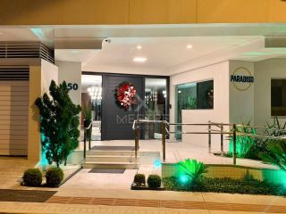 Apartamento vista mar finamente mobiliado com 03 dormitórios no Ed. Paradise no Centro de Itapema | Ref. 181749