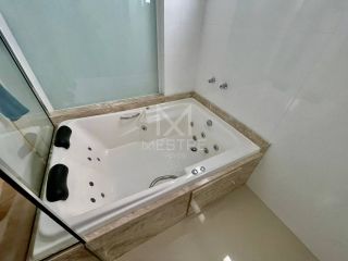 APARTAMENTO 03 SUÍTES MOBILIADO NO ED. CORAL GABLES LOCALIZADO NA MEIA PRAIA