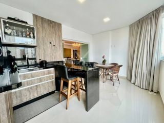 APARTAMENTO 03 SUÍTES MOBILIADO NO ED. CORAL GABLES LOCALIZADO NA MEIA PRAIA