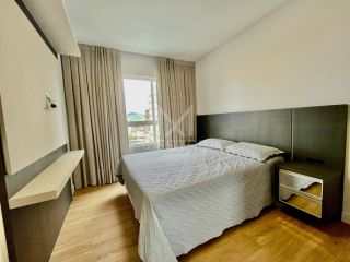 APARTAMENTO 03 SUÍTES MOBILIADO NO ED. CORAL GABLES LOCALIZADO NA MEIA PRAIA