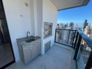 APARTAMENTO COM 03 SUÍTES EM PRÉDIO NOVO NA MEIA PRAIA