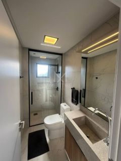APARTAMENTO COM 03 SUÍTES EM PRÉDIO NOVO NA MEIA PRAIA