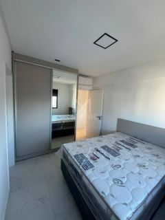 APARTAMENTO COM 03 SUÍTES EM PRÉDIO NOVO NA MEIA PRAIA