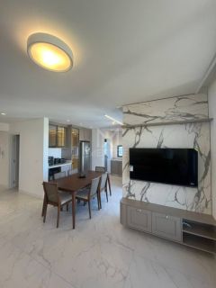 APARTAMENTO COM 03 SUÍTES EM PRÉDIO NOVO NA MEIA PRAIA