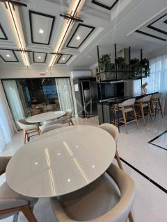 APARTAMENTO COM 03 SUÍTES EM PRÉDIO NOVO NA MEIA PRAIA