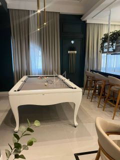 APARTAMENTO COM 03 SUÍTES EM PRÉDIO NOVO NA MEIA PRAIA