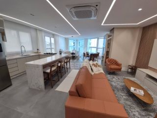 APARTAMENTO NOVO FINAMENTE MOBILIADO COM UMA VISTA MAR INCRÍVEL NO ED. GREEN COAST LOCALIZADO NO CENTRO DE ITAPEMA À VENDA