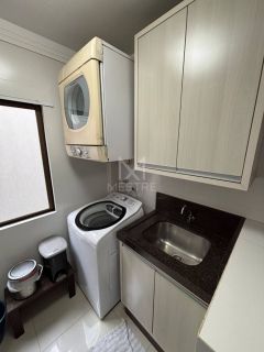 APARTAMENTO MOBILIADO EM PRÉDIO FRENTE MAR EM MEIA PRAIA - REF 184313