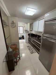 APARTAMENTO MOBILIADO EM PRÉDIO FRENTE MAR EM MEIA PRAIA - REF 184313