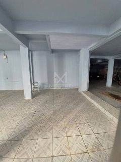 APARTAMENTO QUADRA MAR COM 02 DORMITÓRIOS SEMI-MOBILIADO LOCALIZADO NA MEIA PRAIA