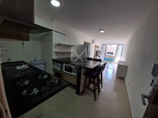 APARTAMENTO QUADRA MAR COM 02 DORMITÓRIOS SEMI-MOBILIADO LOCALIZADO NA MEIA PRAIA