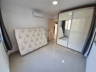 APARTAMENTO QUADRA MAR COM 02 DORMITÓRIOS SEMI-MOBILIADO LOCALIZADO NA MEIA PRAIA