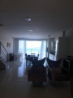 SOBRADO FRENTE MAR DISPONÍVEL PARA LOCAÇÃO ANUAL EM SANTA CATARINA! REF: 185889