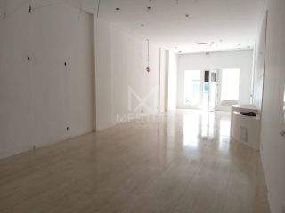 SALA COMERCIAL À VENDA LOCALIZADA NA MEIA PRAIA