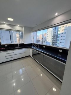 APARTAMENTO 2 SUÍTES E 3 VAGAS DE GARAGEM EM MEIA PRAIA - REF