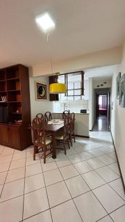 APARTAMENTO PARA TEMPORADA COM 03 DORM. NO CORAÇÃO DA MEIA PRAIA
