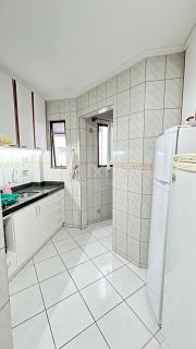APARTAMENTO PARA TEMPORADA COM 03 DORM. NO CORAÇÃO DA MEIA PRAIA