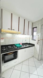 APARTAMENTO PARA TEMPORADA COM 03 DORM. NO CORAÇÃO DA MEIA PRAIA