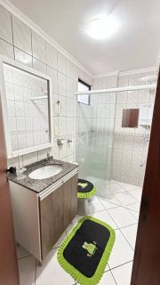 APARTAMENTO PARA TEMPORADA COM 03 DORM. NO CORAÇÃO DA MEIA PRAIA