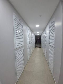 APARTAMENTO PARA LOCAÇÃO ANUAL COM 03 SUÍTES NA MEIA PRAIA