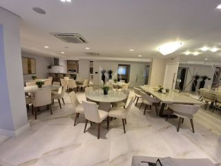 APARTAMENTO PARA LOCAÇÃO ANUAL COM 03 SUÍTES NA MEIA PRAIA