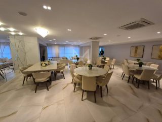 APARTAMENTO PARA LOCAÇÃO ANUAL COM 03 SUÍTES NA MEIA PRAIA