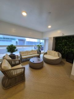 APARTAMENTO PARA LOCAÇÃO ANUAL COM 03 SUÍTES NA MEIA PRAIA