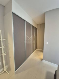 APARTAMENTO PARA LOCAÇÃO ANUAL COM 03 SUÍTES NA MEIA PRAIA