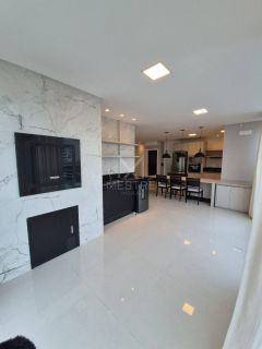 APARTAMENTO PARA LOCAÇÃO ANUAL COM 03 SUÍTES NA MEIA PRAIA