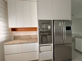 COBERTURA DUPLEX QUADRA MAR COM 04 SUÍTE DISPONIVEL À VENDA NA MEIA PRAIA