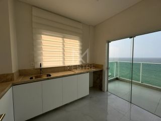 COBERTURA DUPLEX QUADRA MAR COM 04 SUÍTE DISPONIVEL À VENDA NA MEIA PRAIA