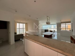 COBERTURA DUPLEX QUADRA MAR COM 04 SUÍTE DISPONIVEL À VENDA NA MEIA PRAIA