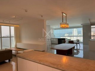 COBERTURA DUPLEX QUADRA MAR COM 04 SUÍTE DISPONIVEL À VENDA NA MEIA PRAIA