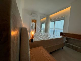 COBERTURA DUPLEX QUADRA MAR COM 04 SUÍTE DISPONIVEL À VENDA NA MEIA PRAIA